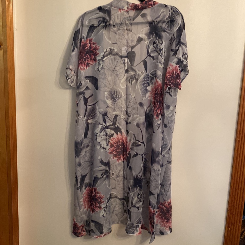 NWT Just Sunny Just Classic Grey Sheer Kimono - Picture 2 of 2
